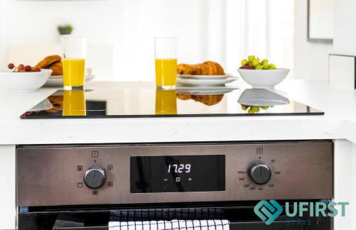 Ideal 4BR Home - Near City Hospital, Sherwood, Clinton Market, QMC & City Centre - Sleeps 8 - Foto 26