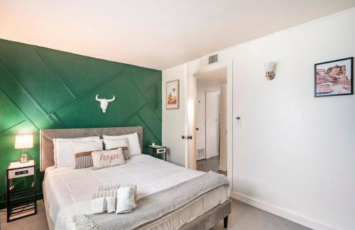 2BR Apt with BBQ & Parking Spring Fling Stay - Foto 22