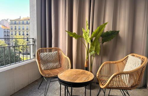 AJ - Stylish Pied-à-Terre à La Joliette - Parking - Foto 17