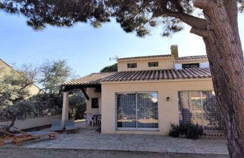 Grande villa, à deux pas de la plage, pinède et du grand Village de Noël - Foto 1