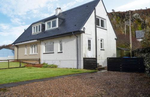 Seaview Cottage - Photo 1