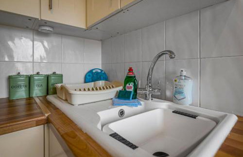 City and Airport - 2-Bed Contractor Base - Free Parking and Fast WiFi - Foto 11