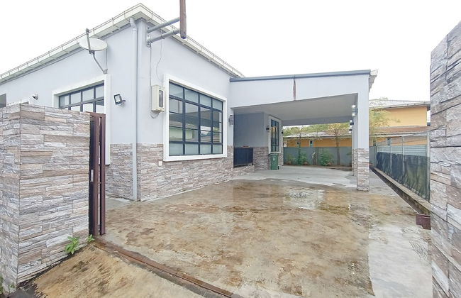 OYO 90203 Emma Sukma Homestay - Foto 1