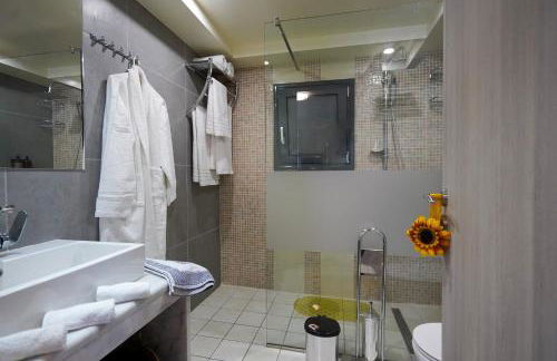 Theo and MS Luxurious Apartments by Filos Inc - Foto 8