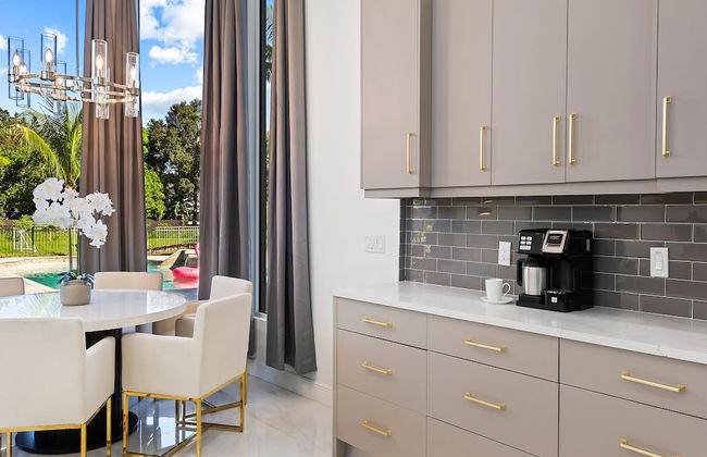 Luxurious 7-Bedroom Villa with Pool & Games - Foto 34