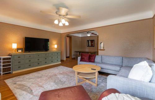 Charming Historic 4 bed -Nearby Eats, Brewery, Shops, Park - Foto 6