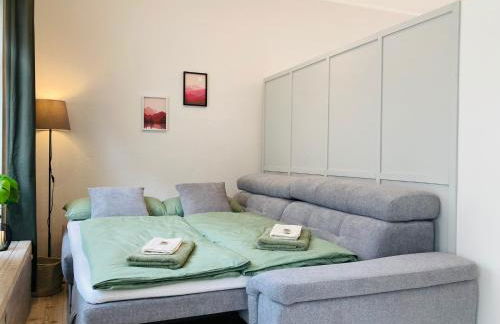 StudioIModernIZentrumIWLANIParkplatzIDisneyPlus - Foto 17