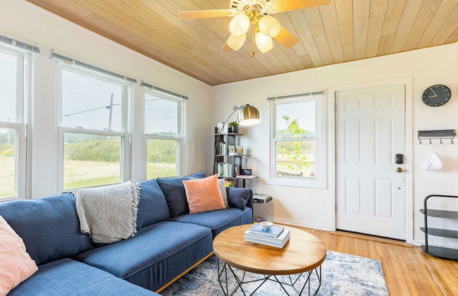 Swan Lake Cottage by Avantstay Views + Firepit - Foto 8