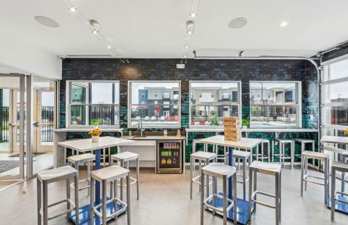 Luxury Pool Home, Mins To Hospitals, Gym - Foto 17