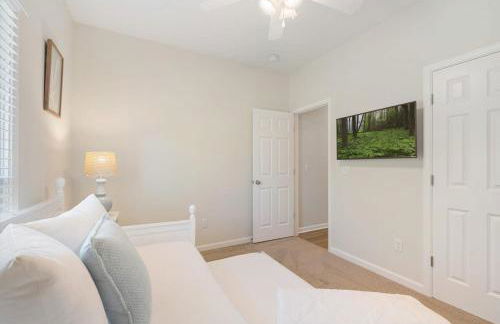 Single Story Fire Pit Updated Close to Downtown - Foto 24