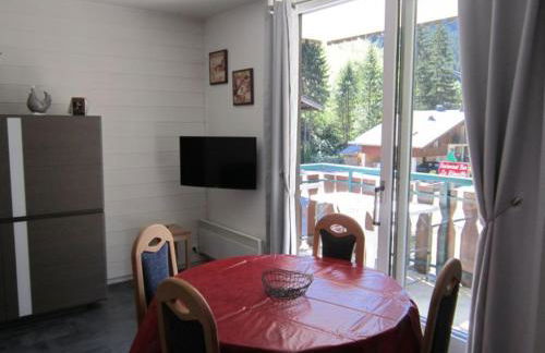 Studio cosy pour 4 personnes avec balcon et parking à 250m des remontées mécaniques - FR-1-676-15 - Foto 2