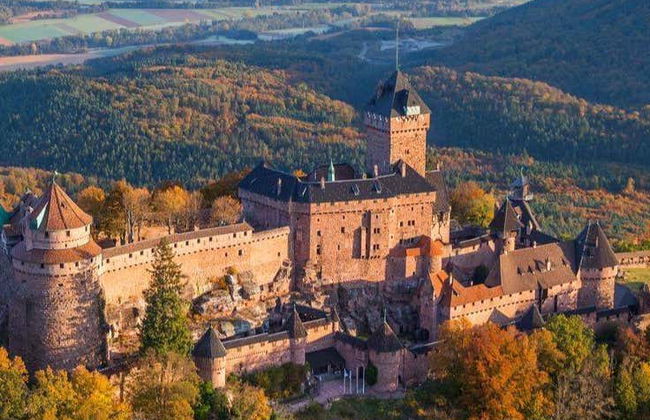 Entrada al castillo de Haut-Koenigsbourg - Foto 1