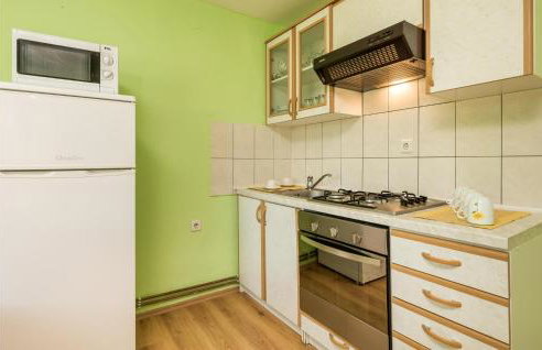 Stunning Apartment In Otocac With Wifi - Foto 7