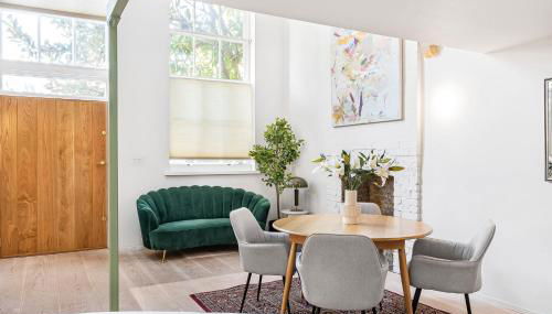 Schoolbell Mews full 3 bedroom 2 bathroom architect designed mews house Fabulous Bow, Victoria Park Location - Foto 2