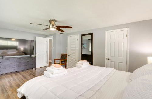 Bright Pinellas Park Getaway with Private Pool! - Foto 13