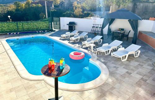 Holiday Home Three Sisters with Swimming Pool & Jacuzzi - Photo 3