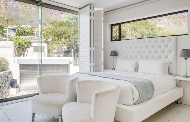 Villa Bleu Blanc in Camps Bay With Pool and Views - Foto 63