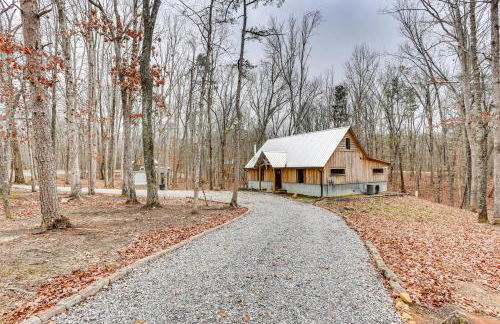Peaceful Hikers Hideaway with Deck on 1 Acre! - Foto 30