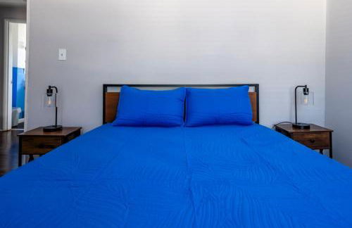 Cozy 2BR Retreat with Workspace - Washer and Dryer - Foto 16