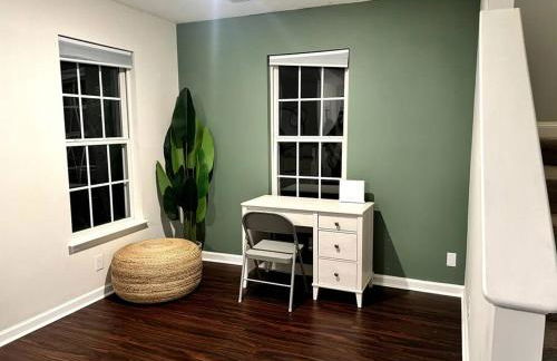 Entire home in RTP near Duke with fenced backyard - Foto 18