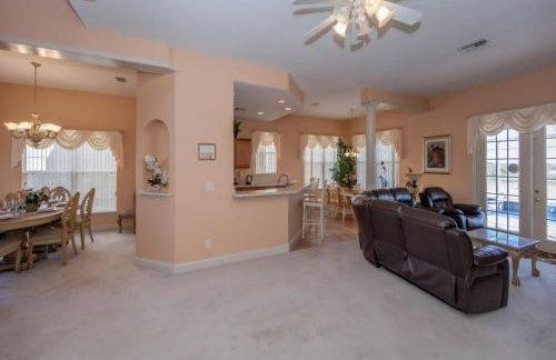 Magical Villa With Pool And Spa! Quiet Community - Foto 9