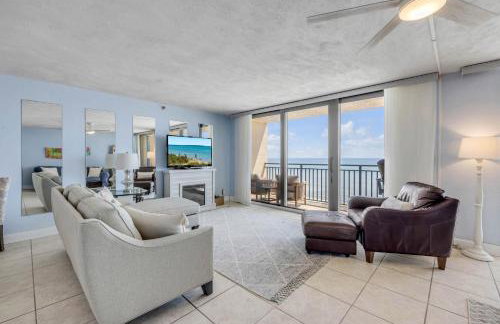 New Listing! Dog-friendly direct oceanfront with private balcony and heated rooftop pool - Foto 7