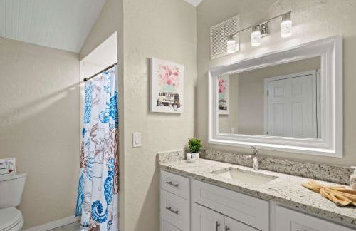 Pet-Friendly Home Near the Beach - Foto 10