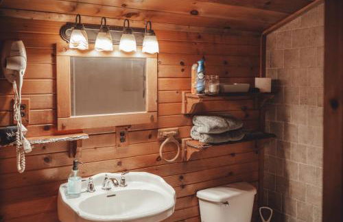 Great Frontier Cabin at American Heartland Cabins - Photo 29