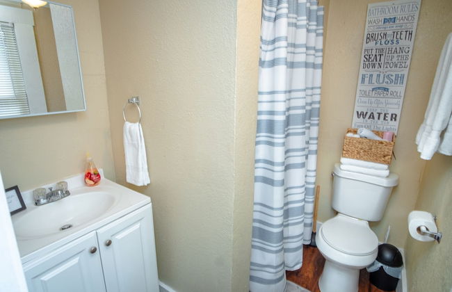 Cozy Guesthouse Near Downtown - Foto 8