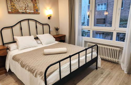 Moderno, luminoso y exterior en calle peatonal - Foto 2