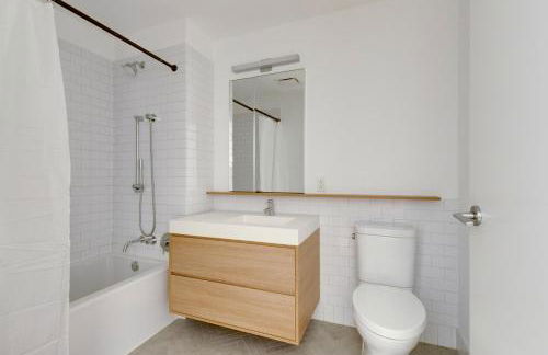 Blueground Chelsea pool nr The Vessel NYC-2144 - Foto 10