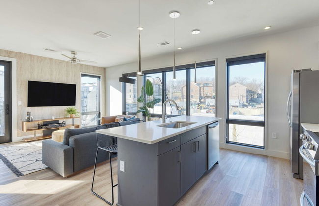 New Modern 2bdr in Walkable Midtown w/ Gym, Pool Honkey-tonk by Avantstay - Foto 6