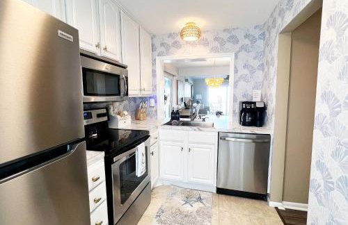 Beachfront Saint Helena Island Condo with Amenities! - Foto 11