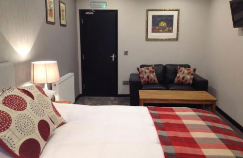 Rooms @ Number Six - Photo 38