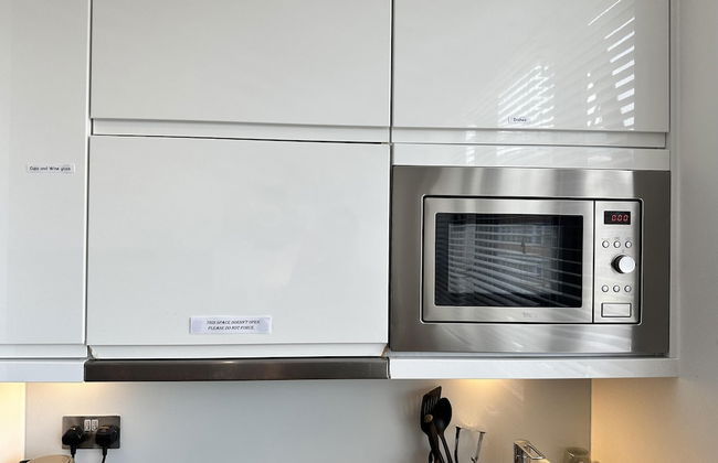 Condo Apartment With Workspace - Foto 13