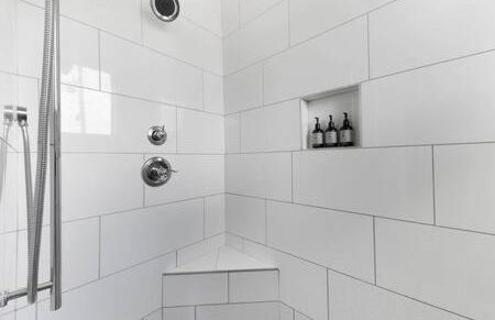 The Maple House - Huge Backyard & Mins to Broadway - Foto 49