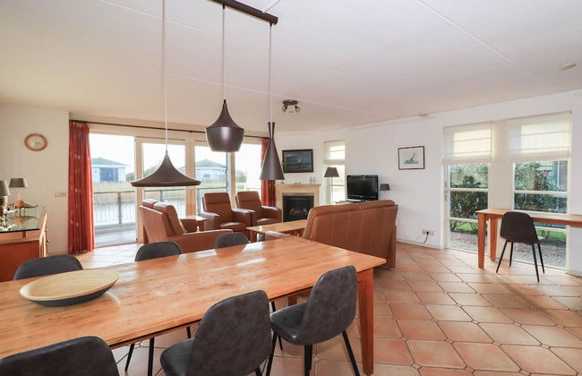 Villa With Terrace on the Water in Friesland - Foto 14