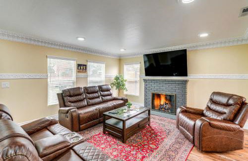 Del Rey Oaks Vacation Home with Mini-Golf Course! - Foto 4