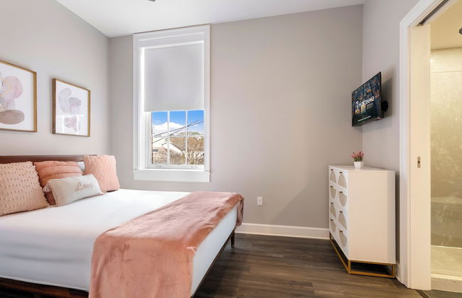 Bywater Suite Hotel - Photo 47