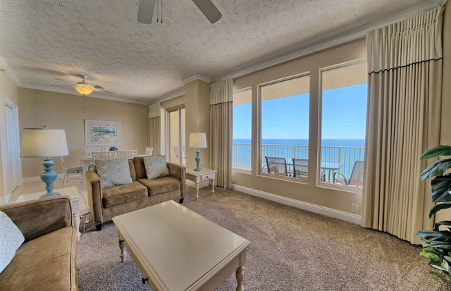 Comfortable High-Rise Condo with Beach Access - Unit 1404 by RedAwning - Foto 1