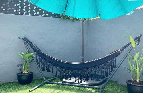 Crown Point Home w/ Cowboy Pool 2 Blocks to Bay - Foto 22