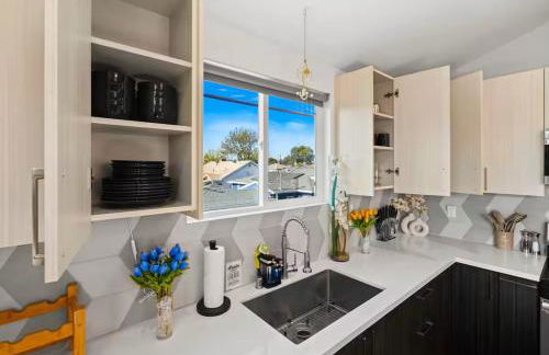 C- Vibrant and Glam NoHo Pad near U-Studios and H-Sign - Foto 15