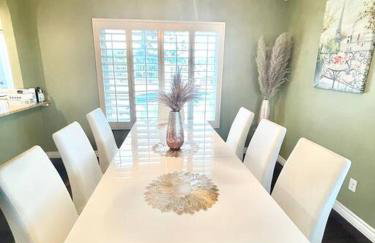 Stunning Panoramic Waterfront Pool Home Escape - Foto 6