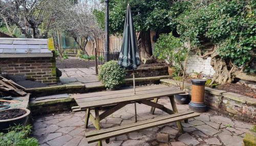 Entire Ground Floor Flat, Free Off-Street Parking and Large Garden - Foto 5