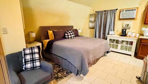 Beaver Lake Studio - King size bed and lake view - Foto 3