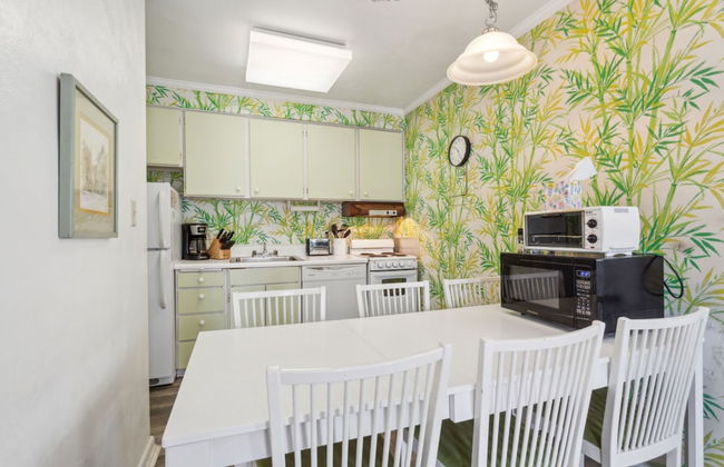 Retro Turtle Reef Condo 1 Block From Beach w Pool - Foto 19