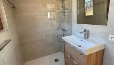 La Chouette - Foto 2, Shower