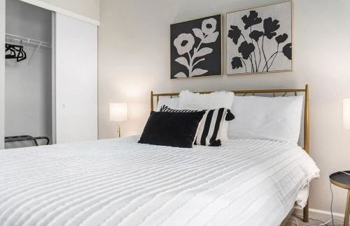 Elegant Escape-Fenced Yard BBQ & Cozy Fire Pit - Foto 19