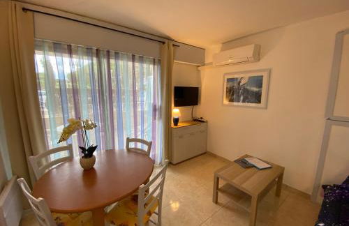 Joli studio climatisé au Port de Hyères - Proche Plages et Commerces - Linge de maison fourni - Foto 18