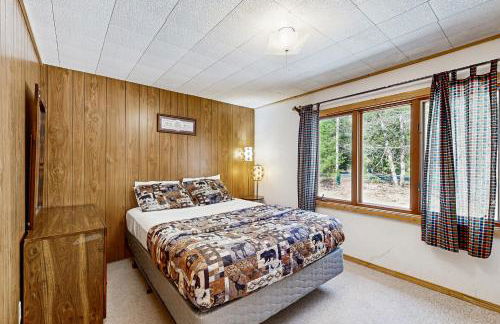 Quaint Lake Escape - Photo 19